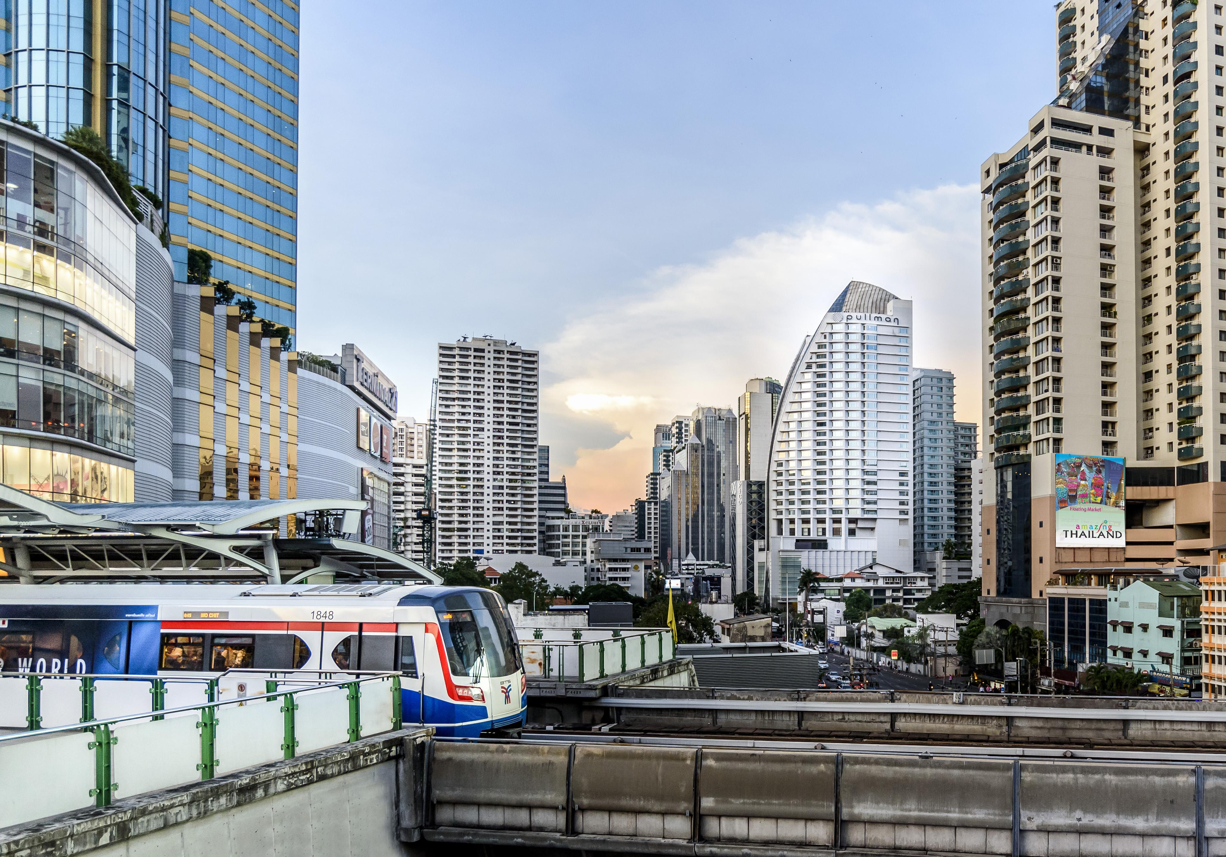 Hilton Bangkok Grande Asoke Banguecoque Exterior foto